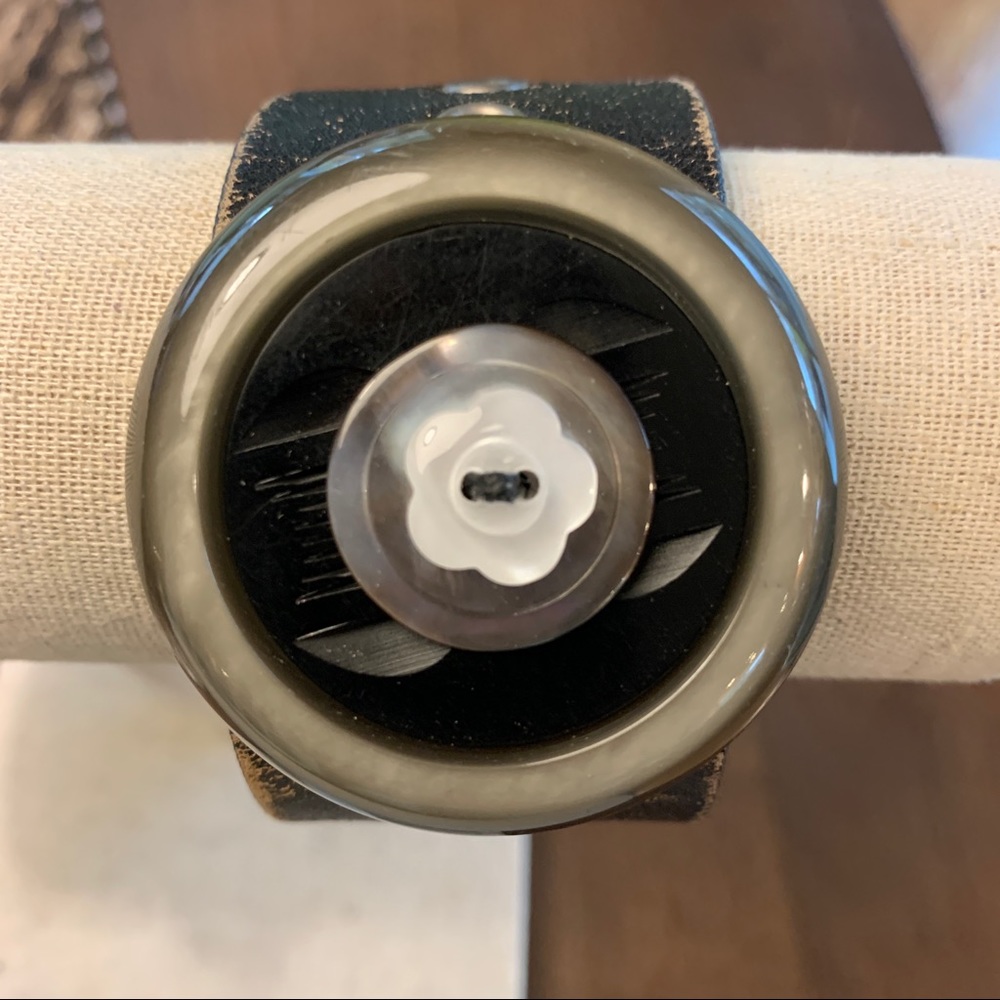 Vintage Upcycled leather cuff bracelet- adjustable - Picture 3 of 8